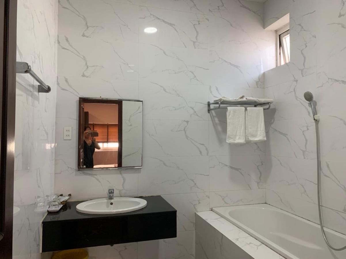 Ha Long Hotel Thu Duc Hcmc Thành Pho Ho Chí Minh Esterno foto